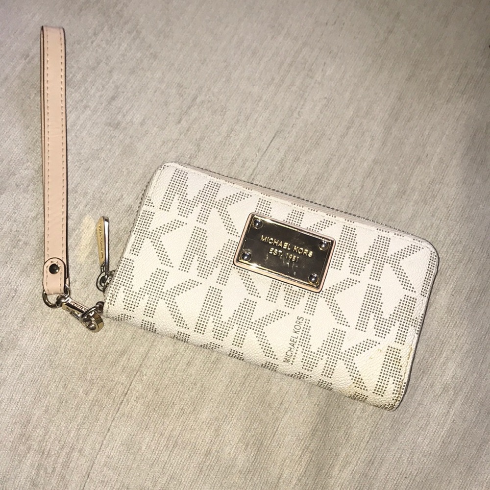 Michael Kors Wristlet Wallet